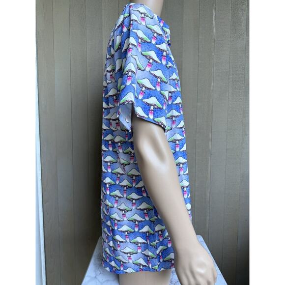 NWT WESC AOP Shroomspiracy Men's Button Front Casual Shirt M SHROOMS TRIPPY - Picture 3 of 8
